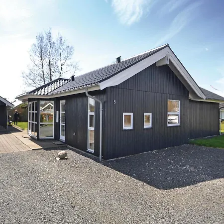 Feriehus Two-bedroom Holiday In